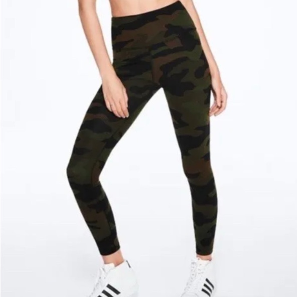 VS Pink Ultimate Green Camouflage Leggings